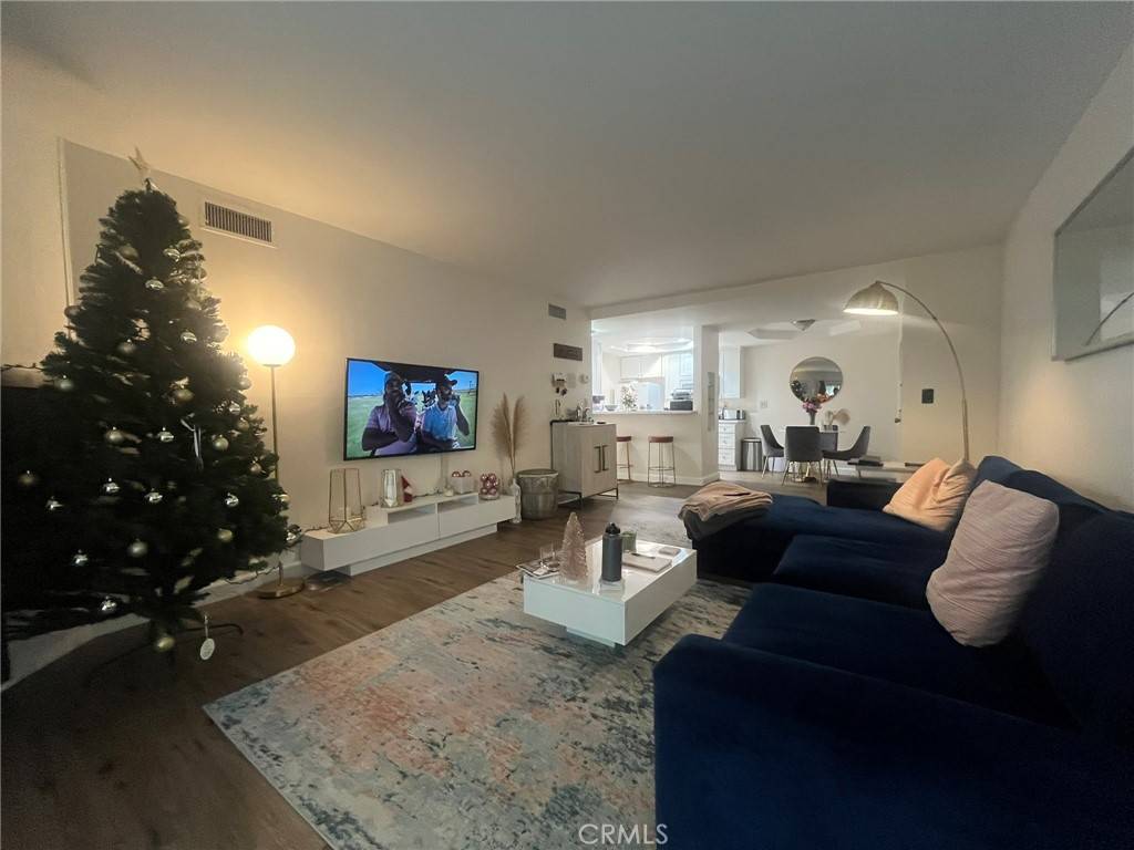 West Hollywood, CA 90069,1230 Horn AVE #417