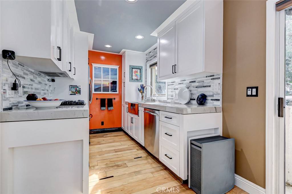 Santa Monica, CA 90403,917 2nd Street #101