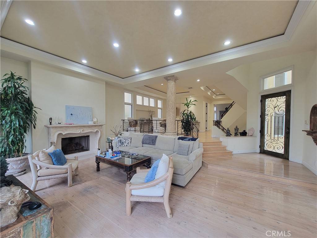 Marina Del Rey, CA 90292,142 Westwind