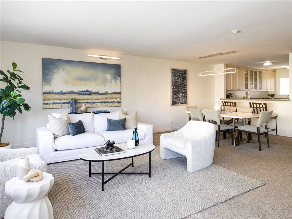 Redondo Beach, CA 90277,210 The Village #202