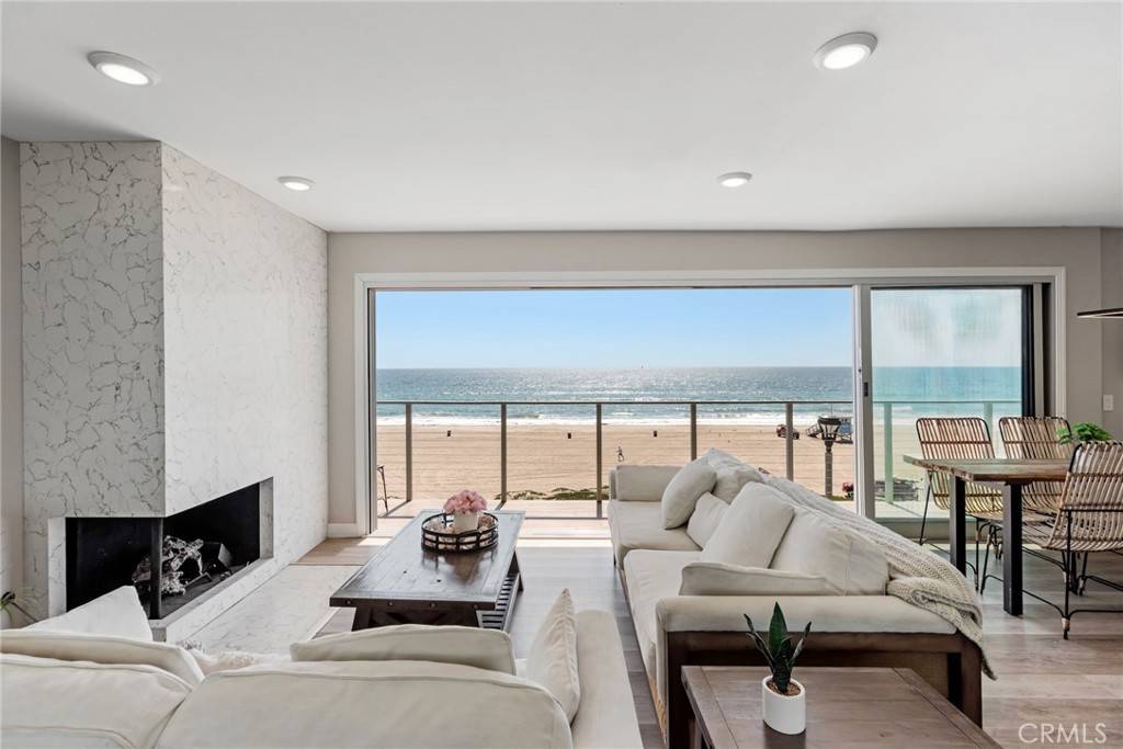 Manhattan Beach, CA 90266,2208 The Strand
