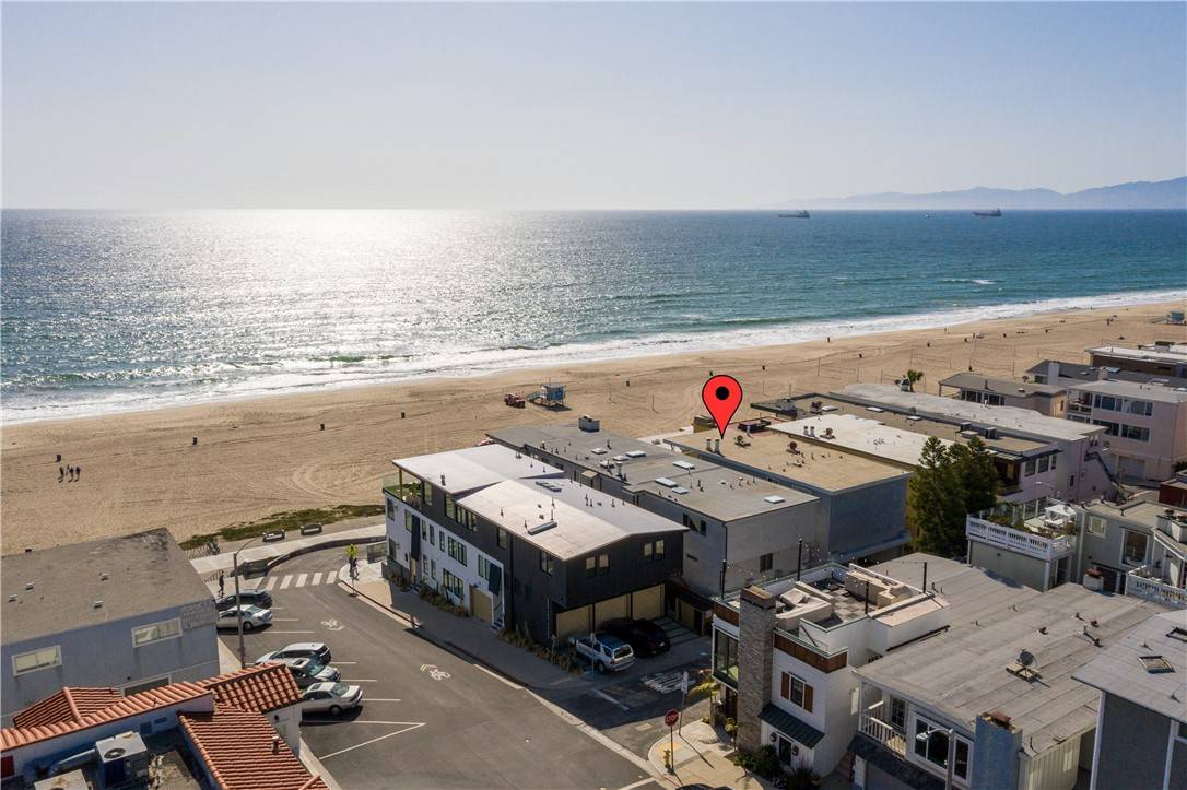 Manhattan Beach, CA 90266,2208 The Strand