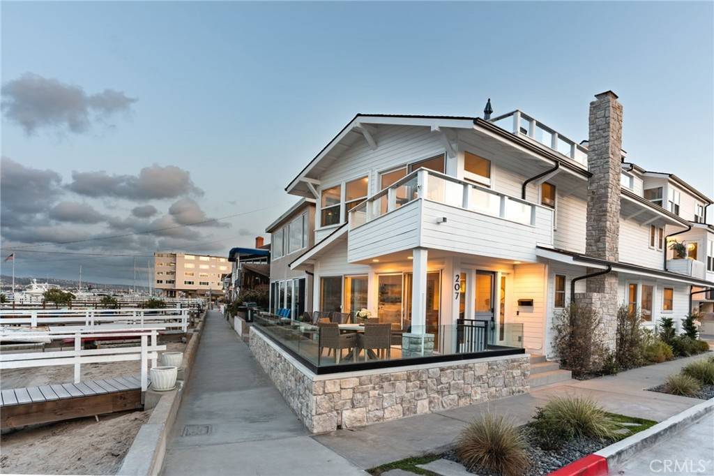 Newport Beach, CA 92661,207 E Edgewater AVE #A
