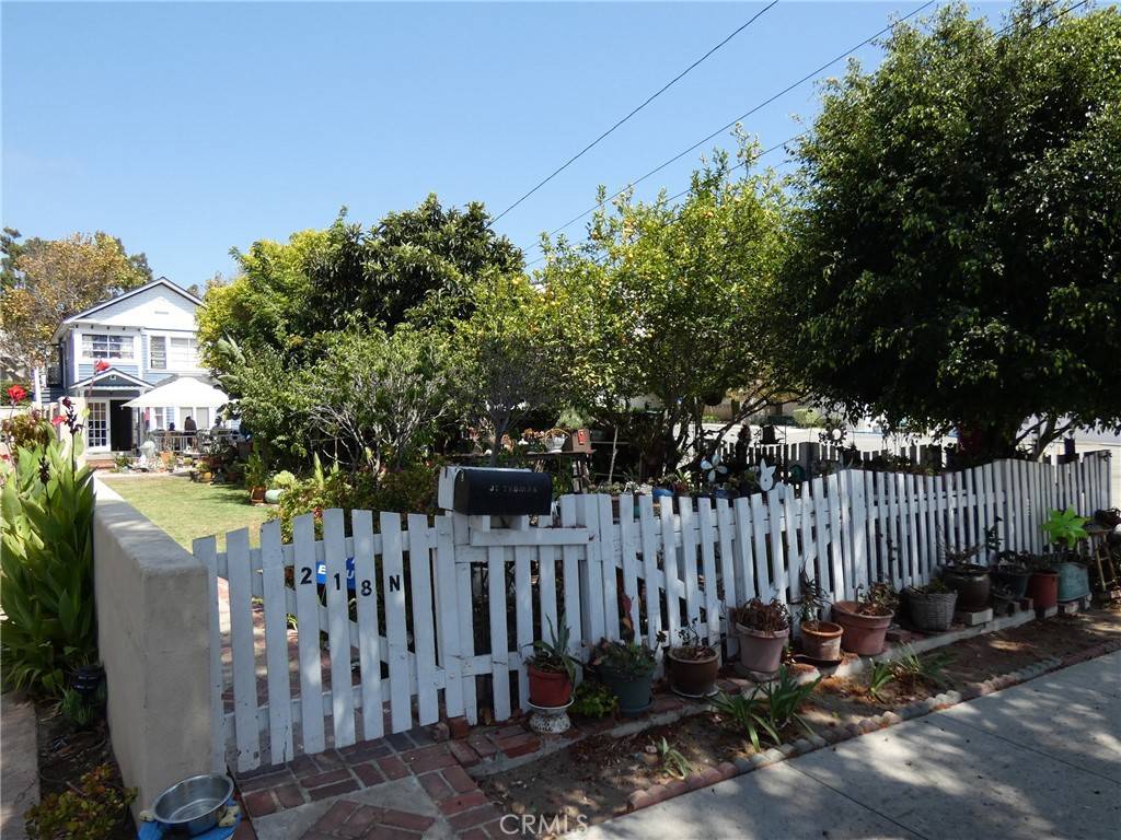 Redondo Beach, CA 90277,218 N Broadway