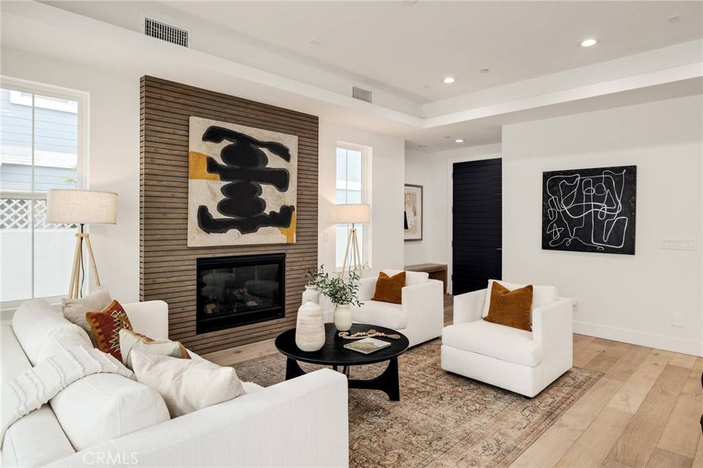 Redondo Beach, CA 90278,2306 Clark LN #A