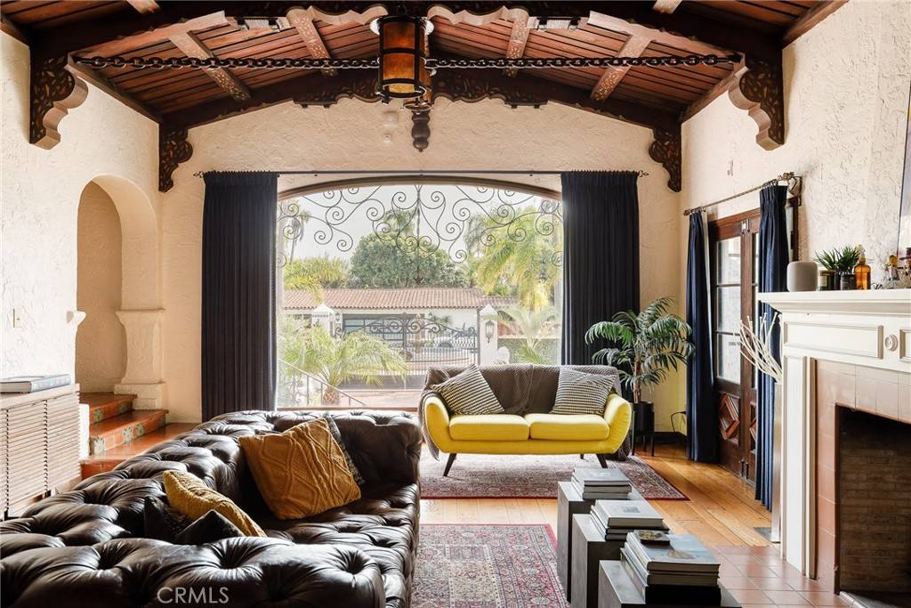Long Beach, CA 90803,7 37th PL