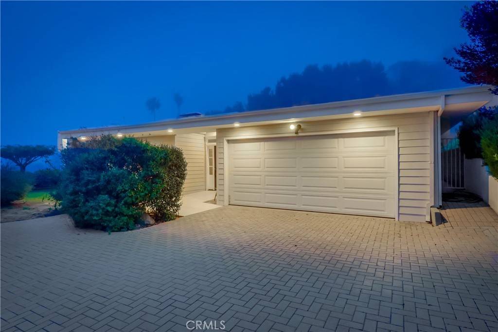 Rancho Palos Verdes, CA 90275,2934 Crownview DR