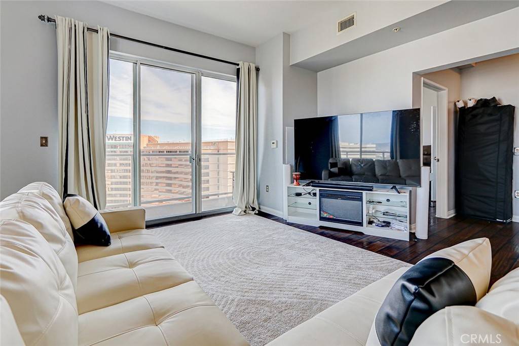 Long Beach, CA 90802,388 E Ocean BLVD #1614