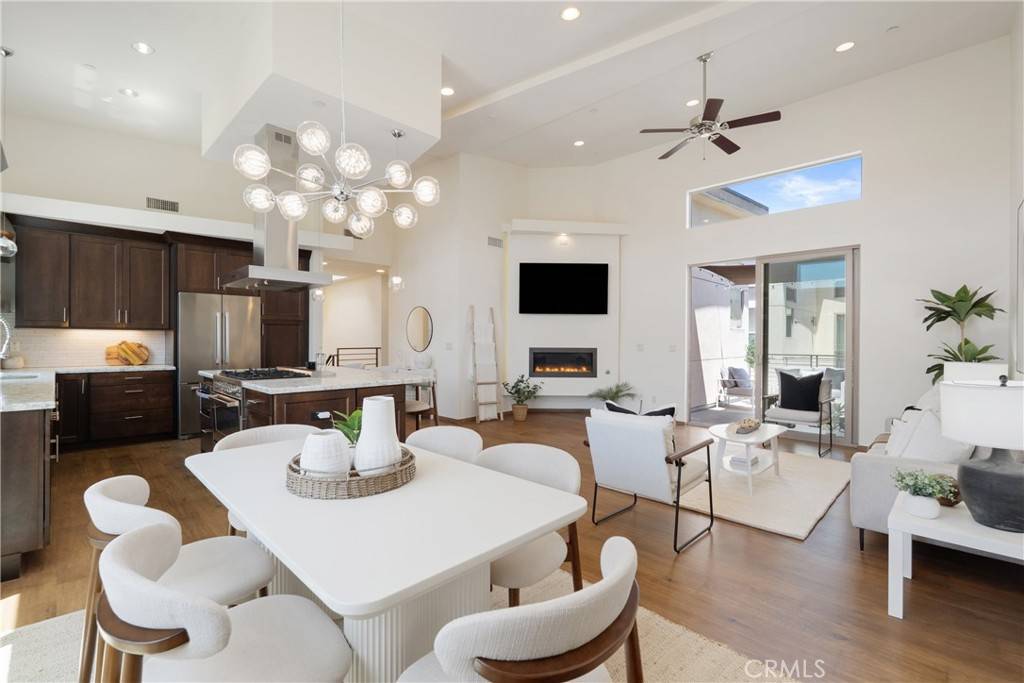 Redondo Beach, CA 90278,2205 Rockefeller LN #B