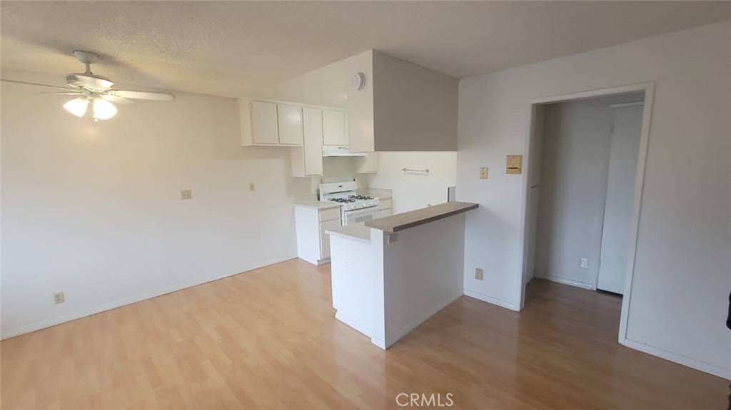Lawndale, CA 90260,4633 Marine AVE #201