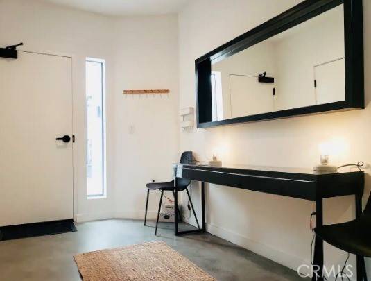 Los Angeles, CA 90016,2301 S Cloverdale AVE #2