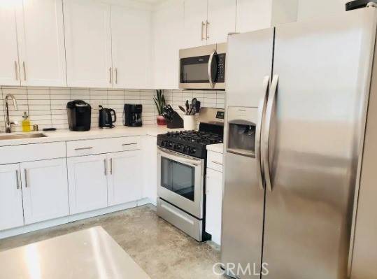 Los Angeles, CA 90016,2301 S Cloverdale AVE #2