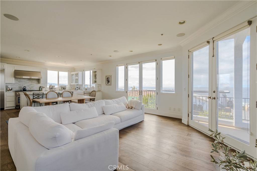 Manhattan Beach, CA 90266,300 19TH ST