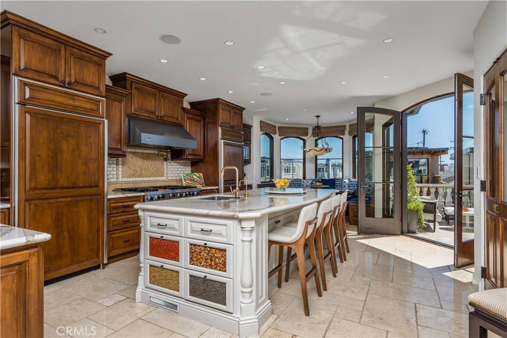 Manhattan Beach, CA 90266,321 9th ST