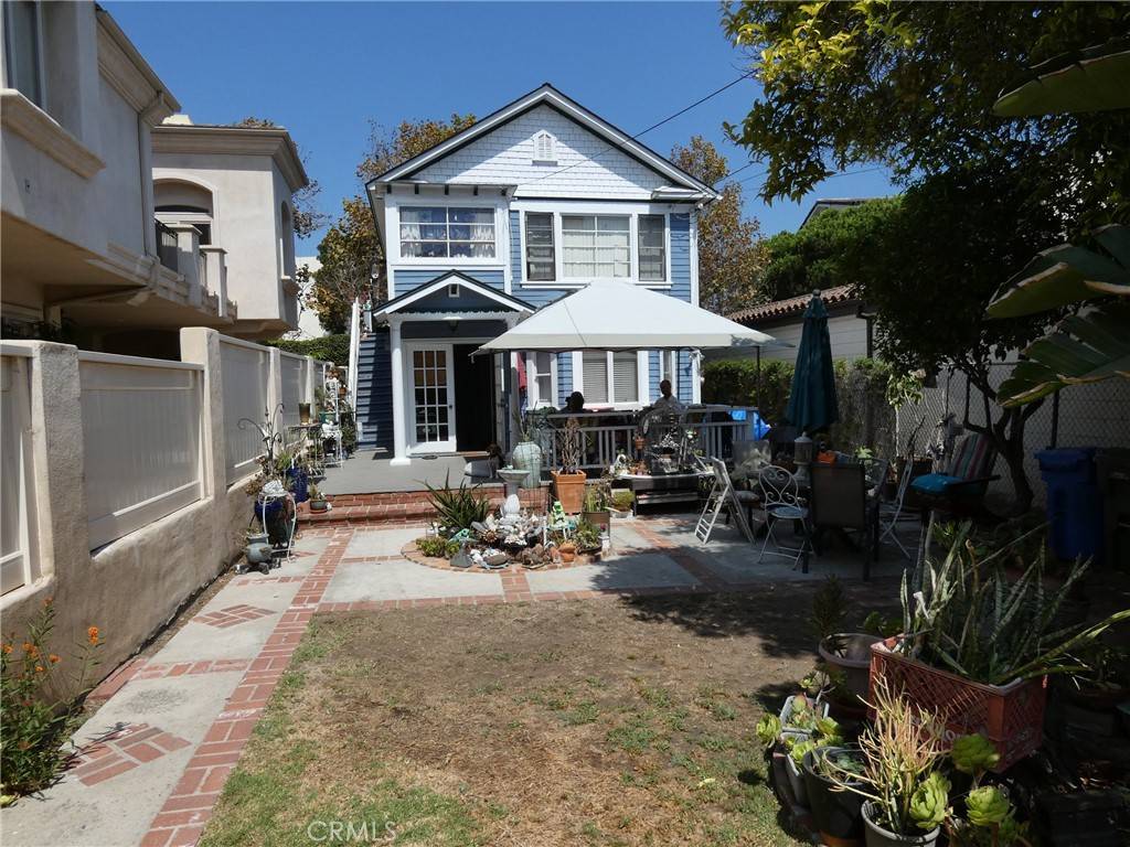 Redondo Beach, CA 90277,218 N Broadway
