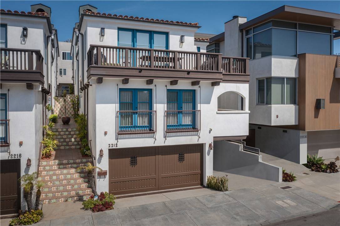 Manhattan Beach, CA 90266,2212 Manhattan AVE