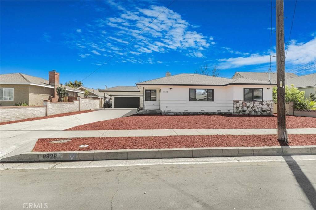 Bellflower, CA 90706,9928 Park ST