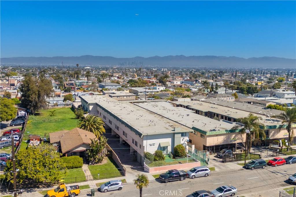 Los Angeles, CA 90047,1451 W 105th ST