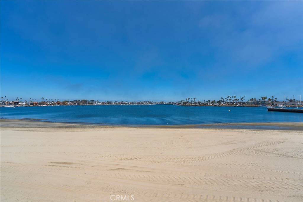 Long Beach, CA 90803,53 68th PL