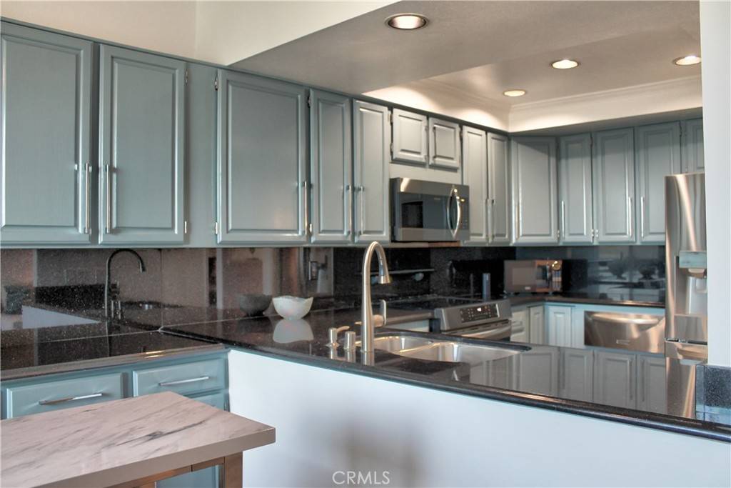 Redondo Beach, CA 90277,1007 S Catalina AVE #212