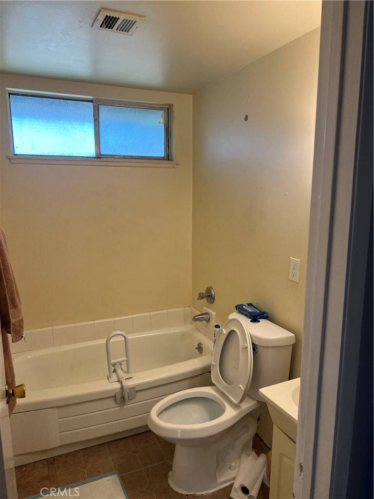 Lakewood, CA 90715,12610 Vandemere ST