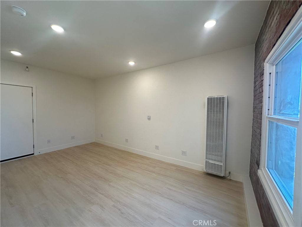 Long Beach, CA 90802,323 W 4th ST #407