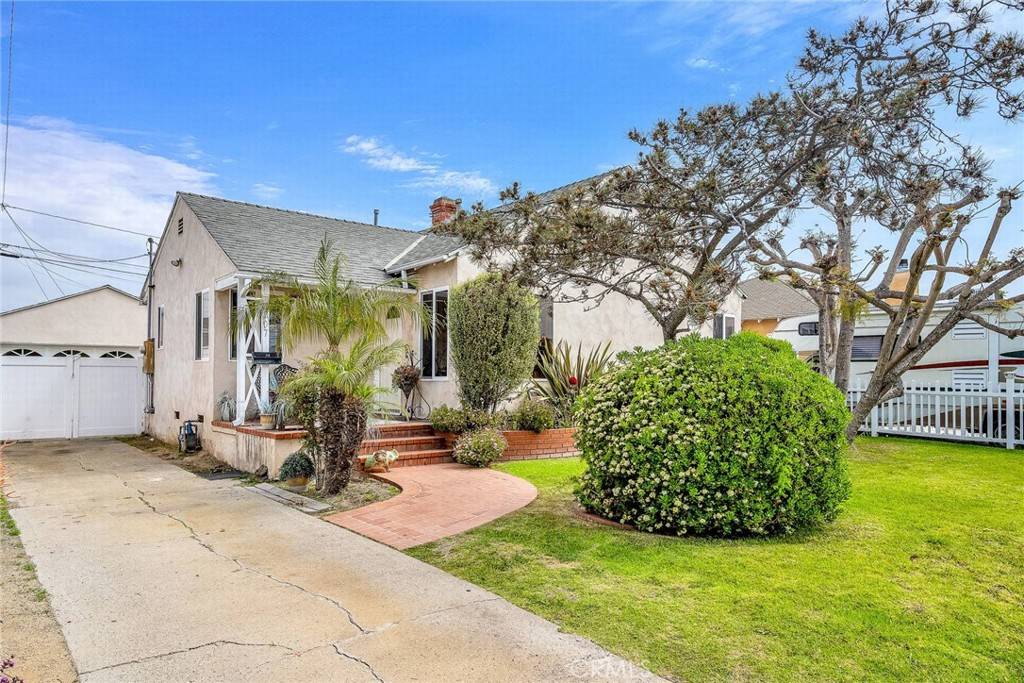 Gardena, CA 90249,3207 W 154th PL