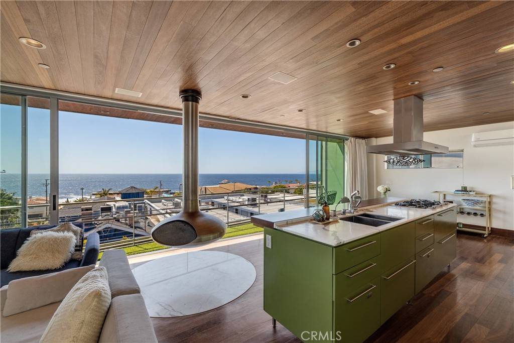 Manhattan Beach, CA 90266,217 9th ST