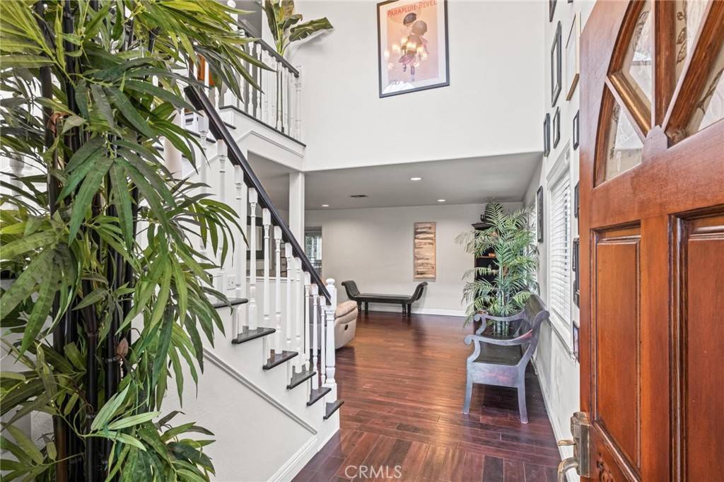 Hawthorne, CA 90250,5048 W 121st ST