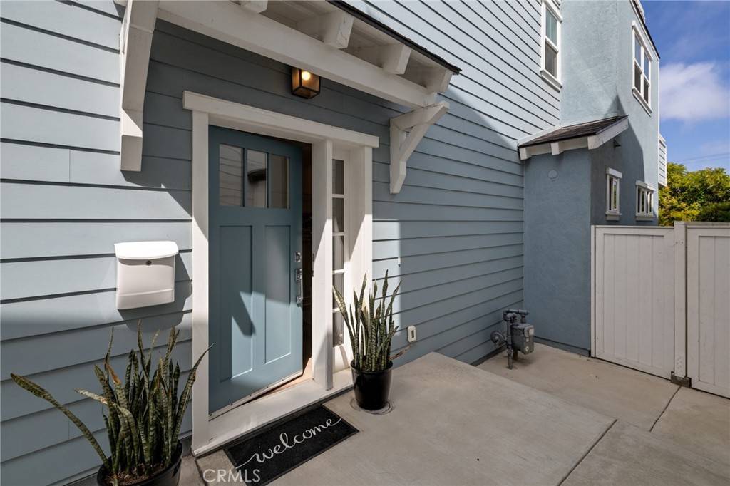 Redondo Beach, CA 90278,1524 Wollacott ST