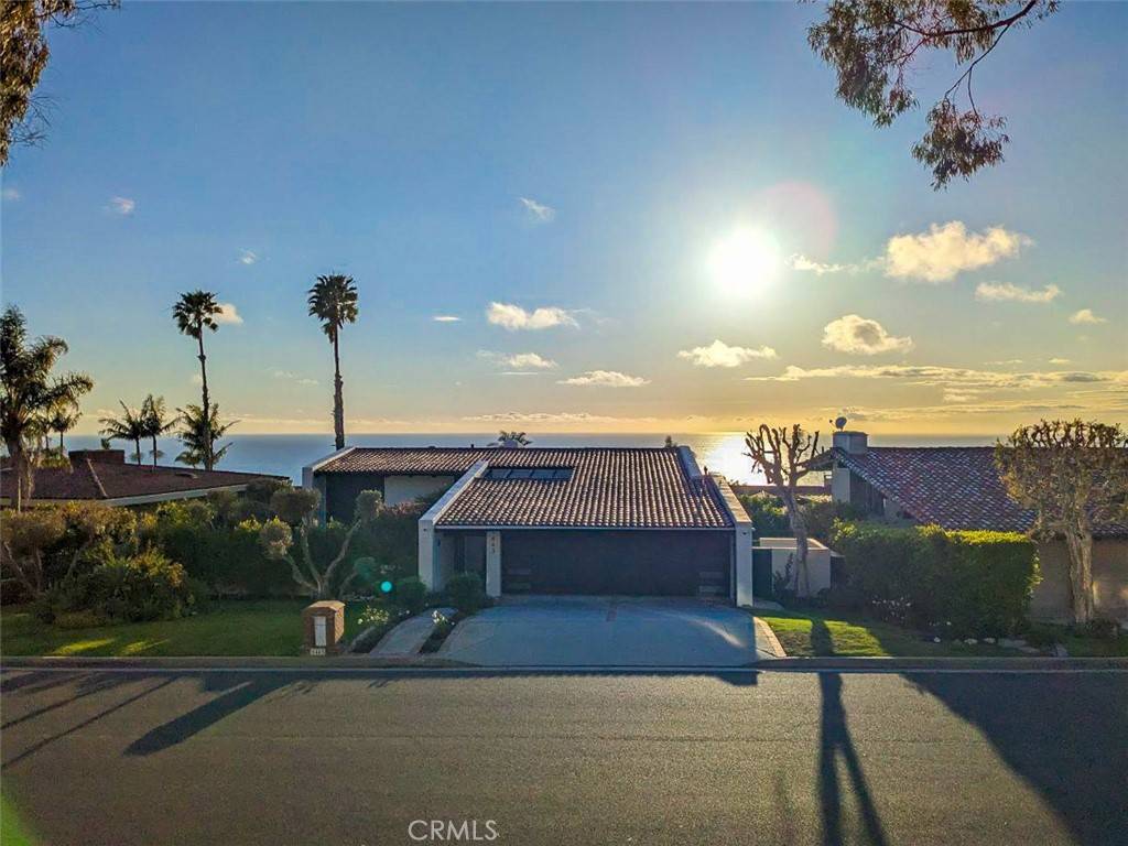 Palos Verdes Estates, CA 90274,1446 Via Castilla