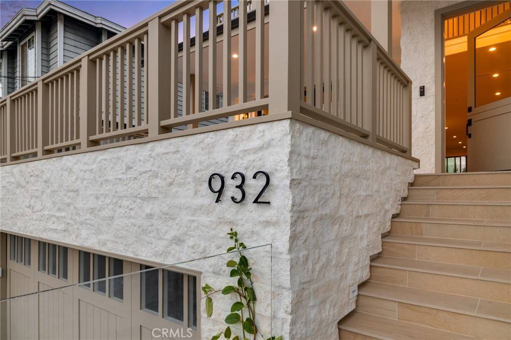 Manhattan Beach, CA 90266,932 9th ST