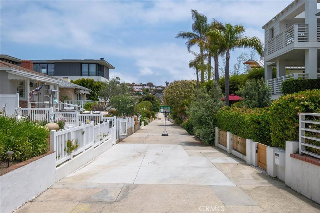 Manhattan Beach, CA 90266,401 6th ST