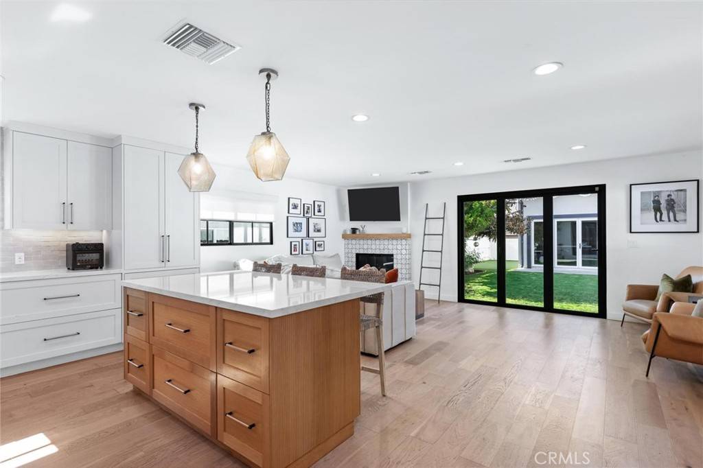 Manhattan Beach, CA 90266,1707 10th ST