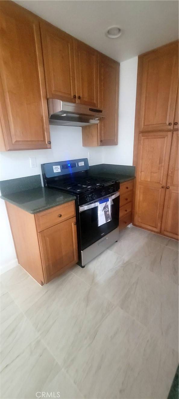 Lawndale, CA 90260,4633 Marine AVE #127