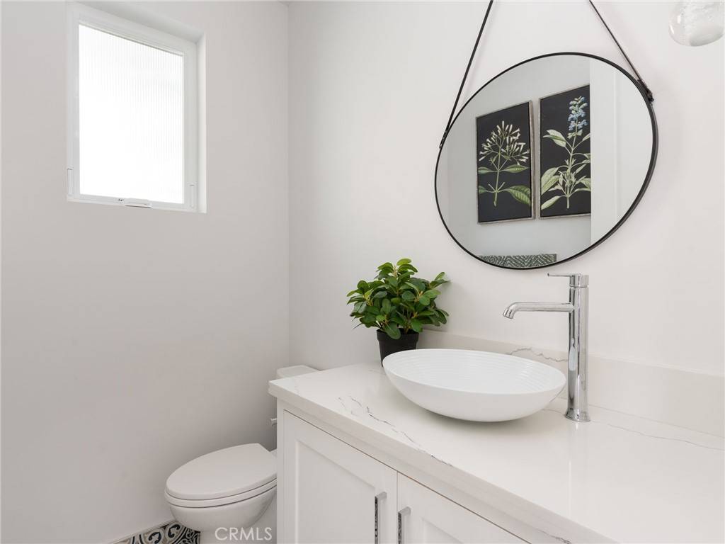 Redondo Beach, CA 90278,2317 Vanderbilt LN #C
