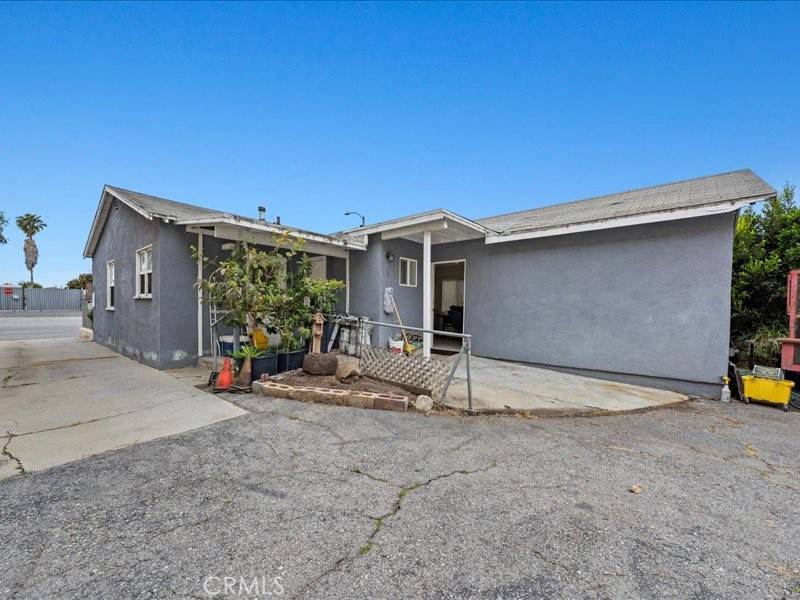 Lawndale, CA 90260,4637 Marine AVE