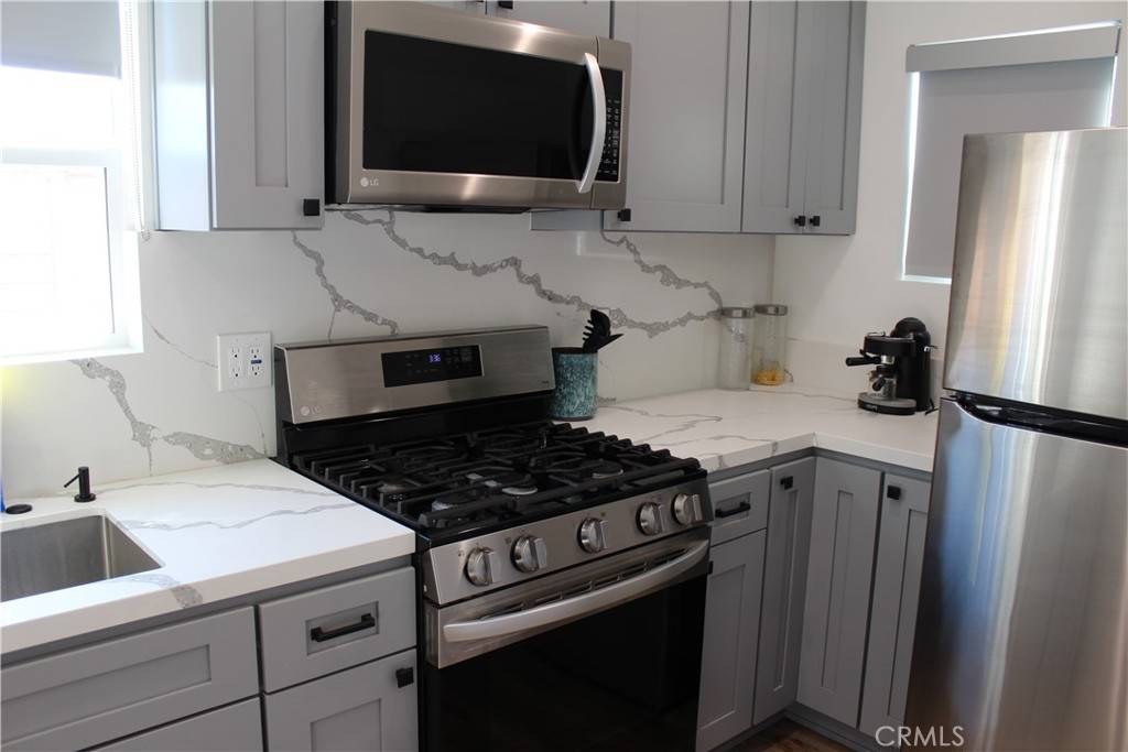 Lawndale, CA 90260,4718 W 160th ST