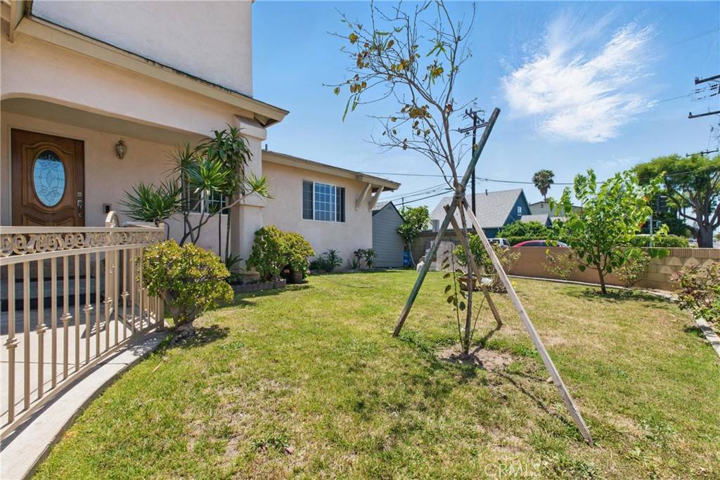 Carson, CA 90745,302 E 213th ST