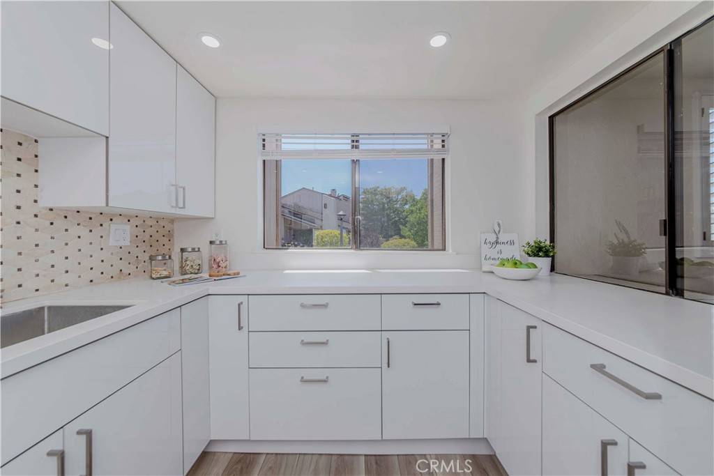 Rancho Palos Verdes, CA 90275,28012 Ridgeforest CT