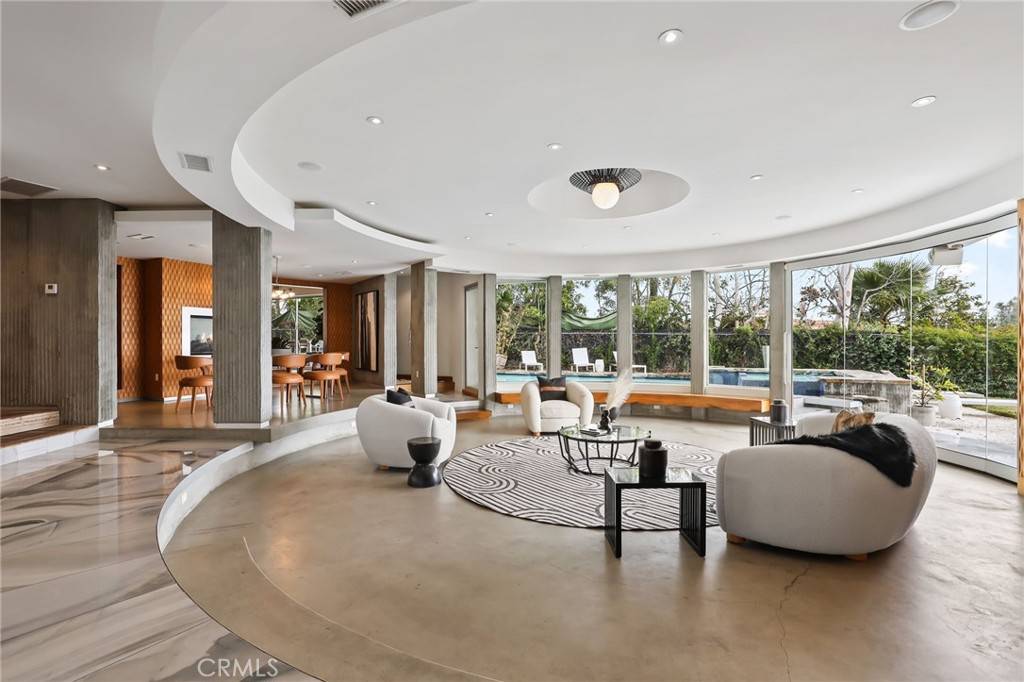Los Angeles, CA 90046,2744 Cardwell PL