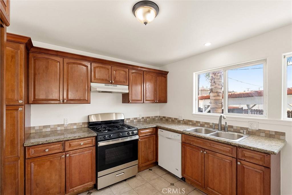 San Pedro, CA 90731,623 W 18th ST