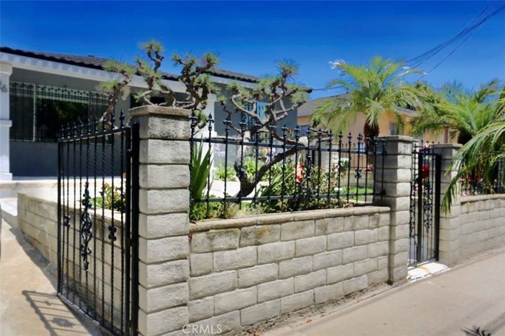Wilmington, CA 90744,1526 Lakme AVE