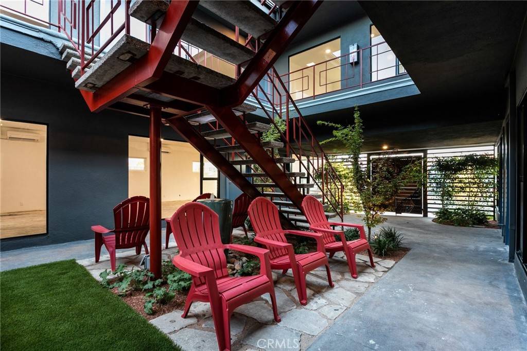 Inglewood, CA 90302,1626 Centinela AVE #205