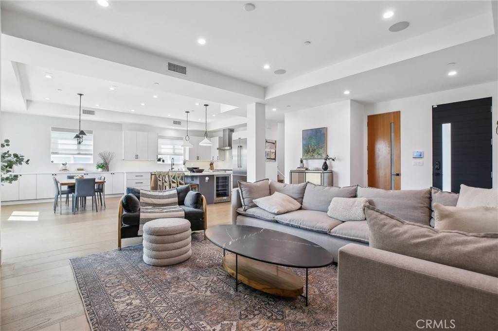 Redondo Beach, CA 90278,1926 Ruhland AVE #B