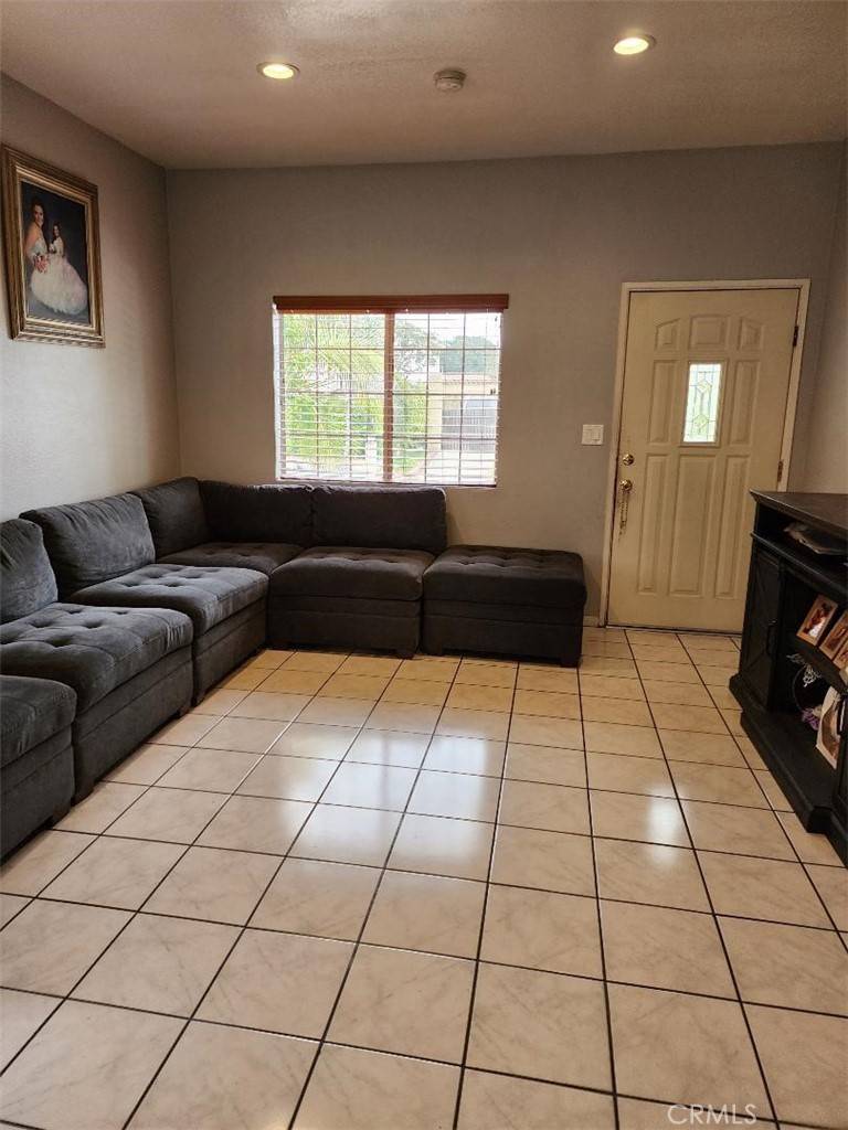 Inglewood, CA 90301,1009 Walnut ST