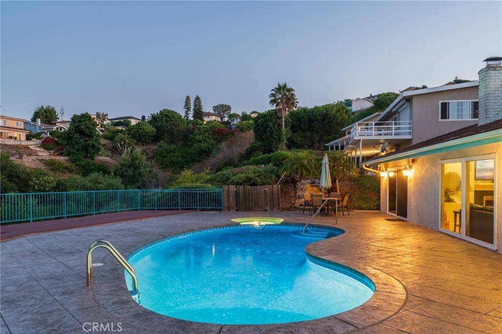 Rancho Palos Verdes, CA 90275,27138 Diamondhead LN