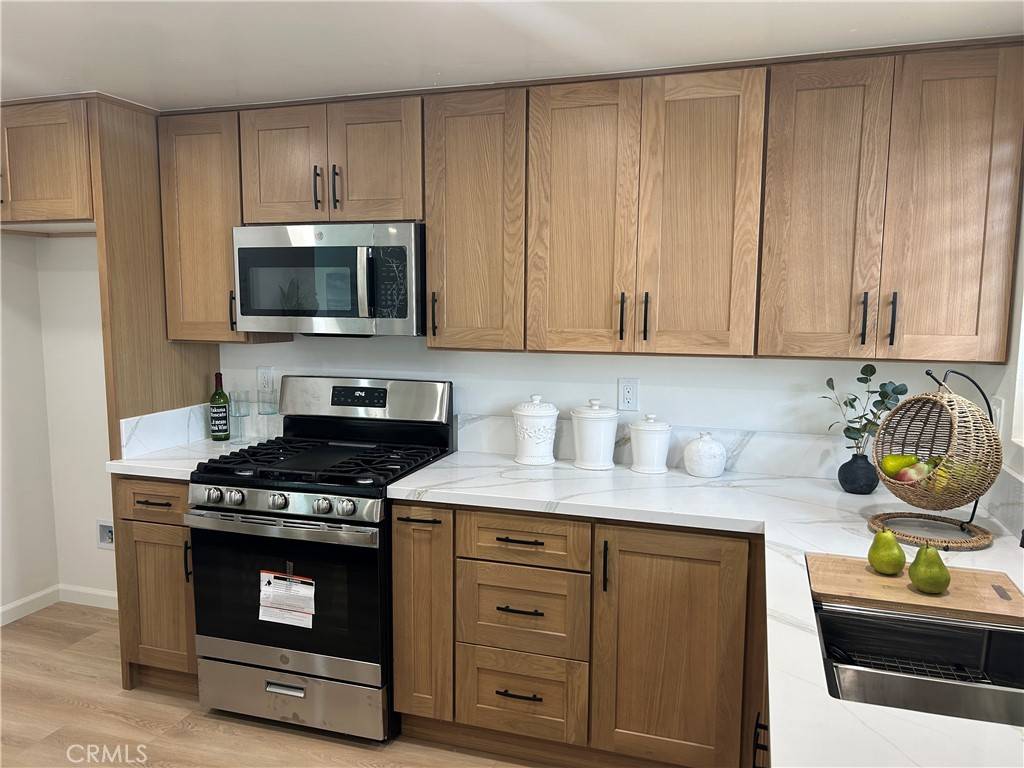 Harbor City, CA 90710,990 244th ST