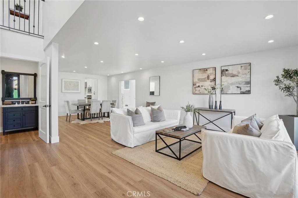 Manhattan Beach, CA 90266,2501 N Poinsettia AVE