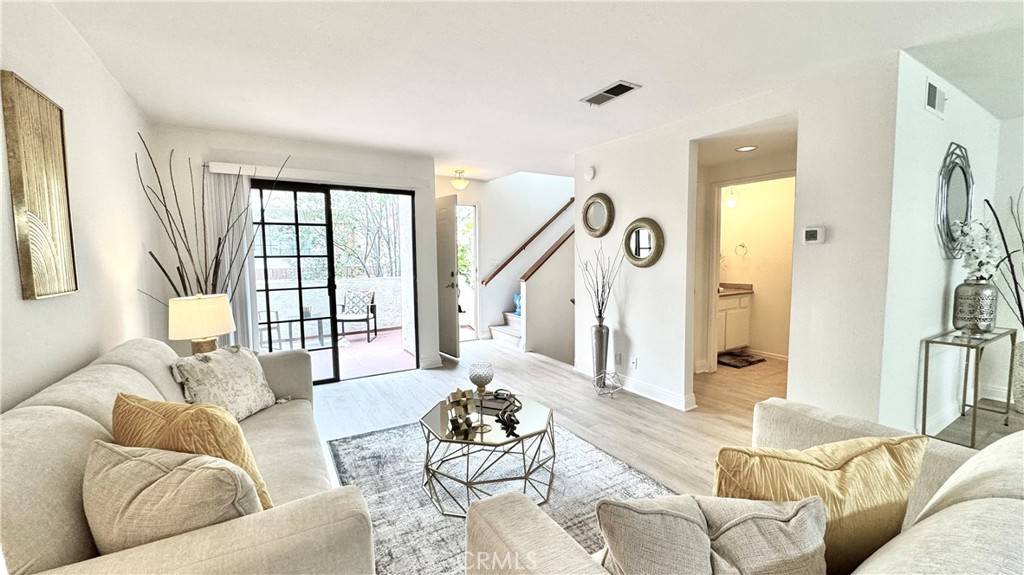 Torrance, CA 90503,2971 Plaza Del Amo #243